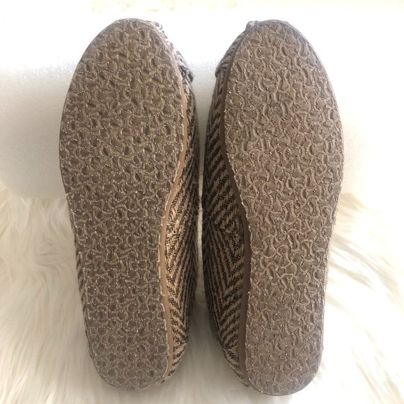 Toms Flats - Size 6 - Picture 6 of 8